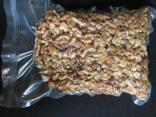 Walnut Kernels Light Broken